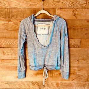 Abercrombie & Fitch light heathered grey hoodie. Size XS. EUC.